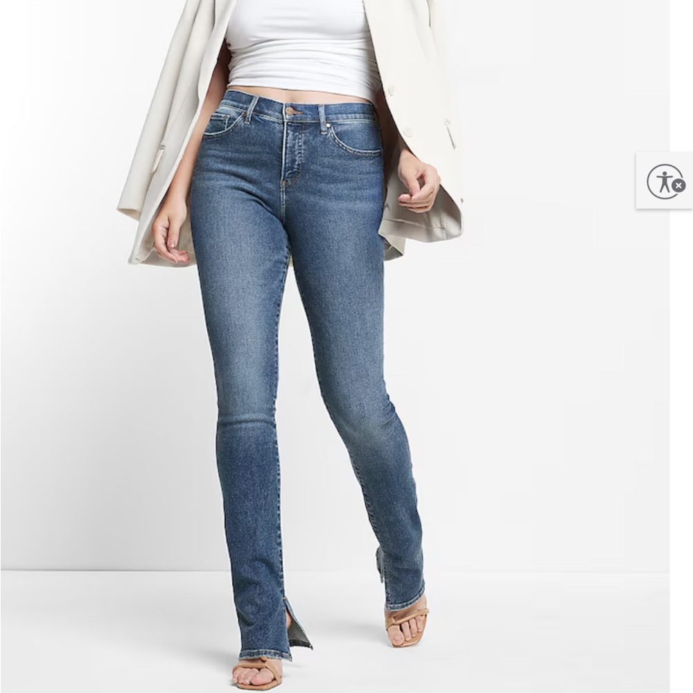 Express Mid Rise Medium Wash Skyscraper Jeans - Picture 3 of 14